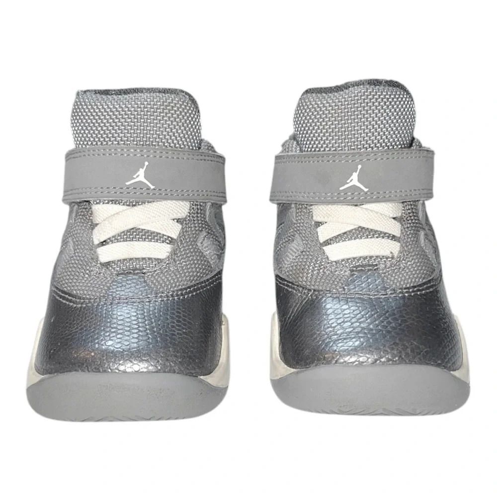Nike Air Jordan Boys’ Prime Flight Sneakers | Cool Gray & White | Size 4C